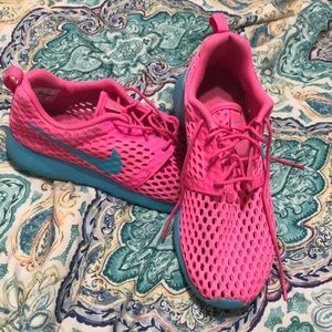 Roshe One Flight Weight GS 'Pink Gamma Blue'